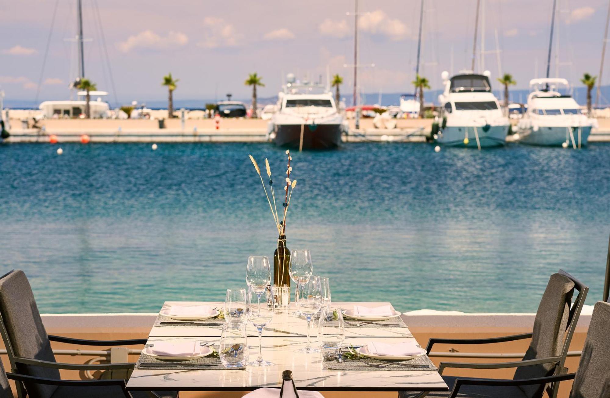 Miraggio Thermal Spa Resort Paliouri Exterior foto View of the marina