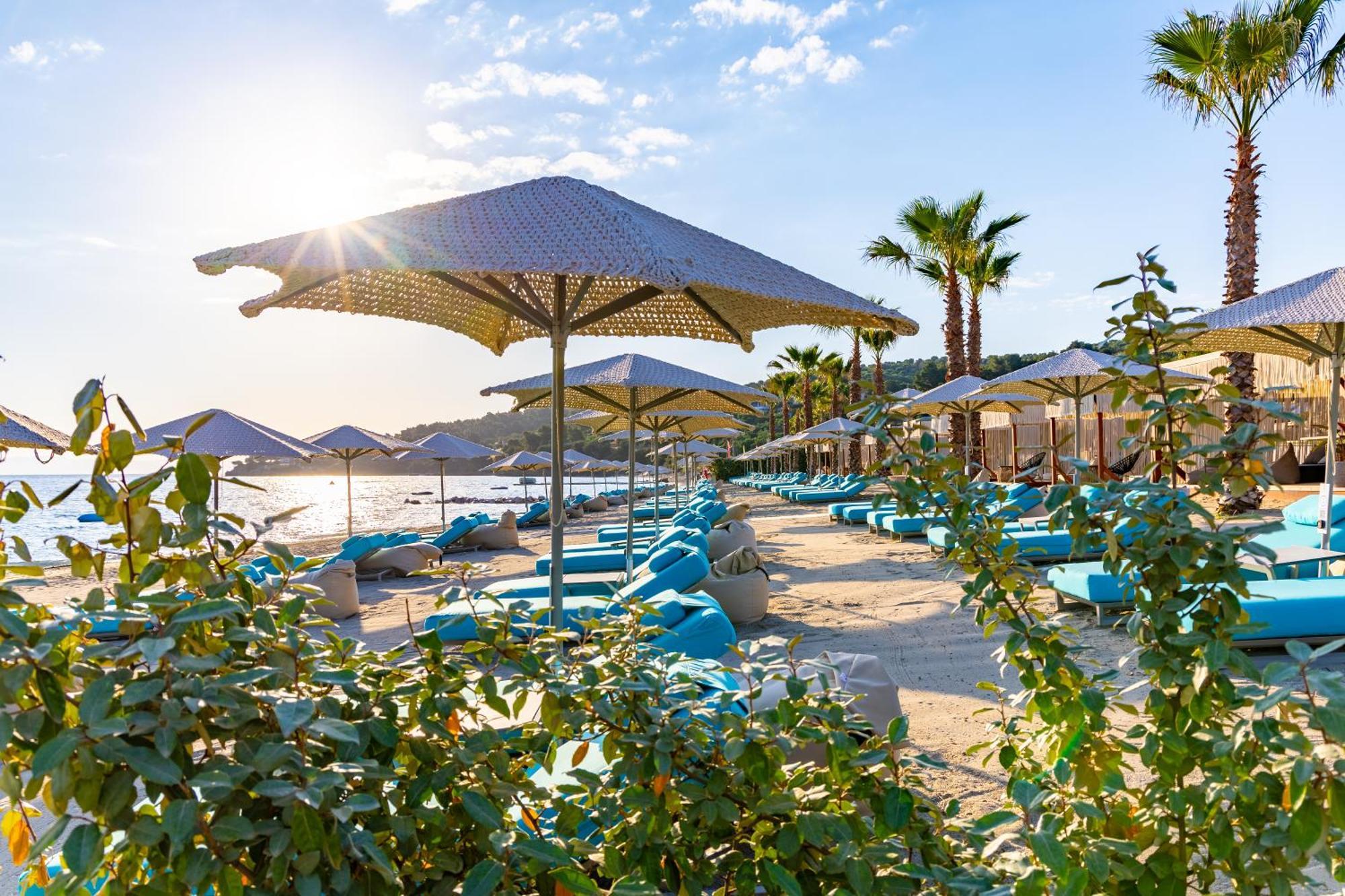 Miraggio Thermal Spa Resort Paliouri Exterior foto Beach at the resort