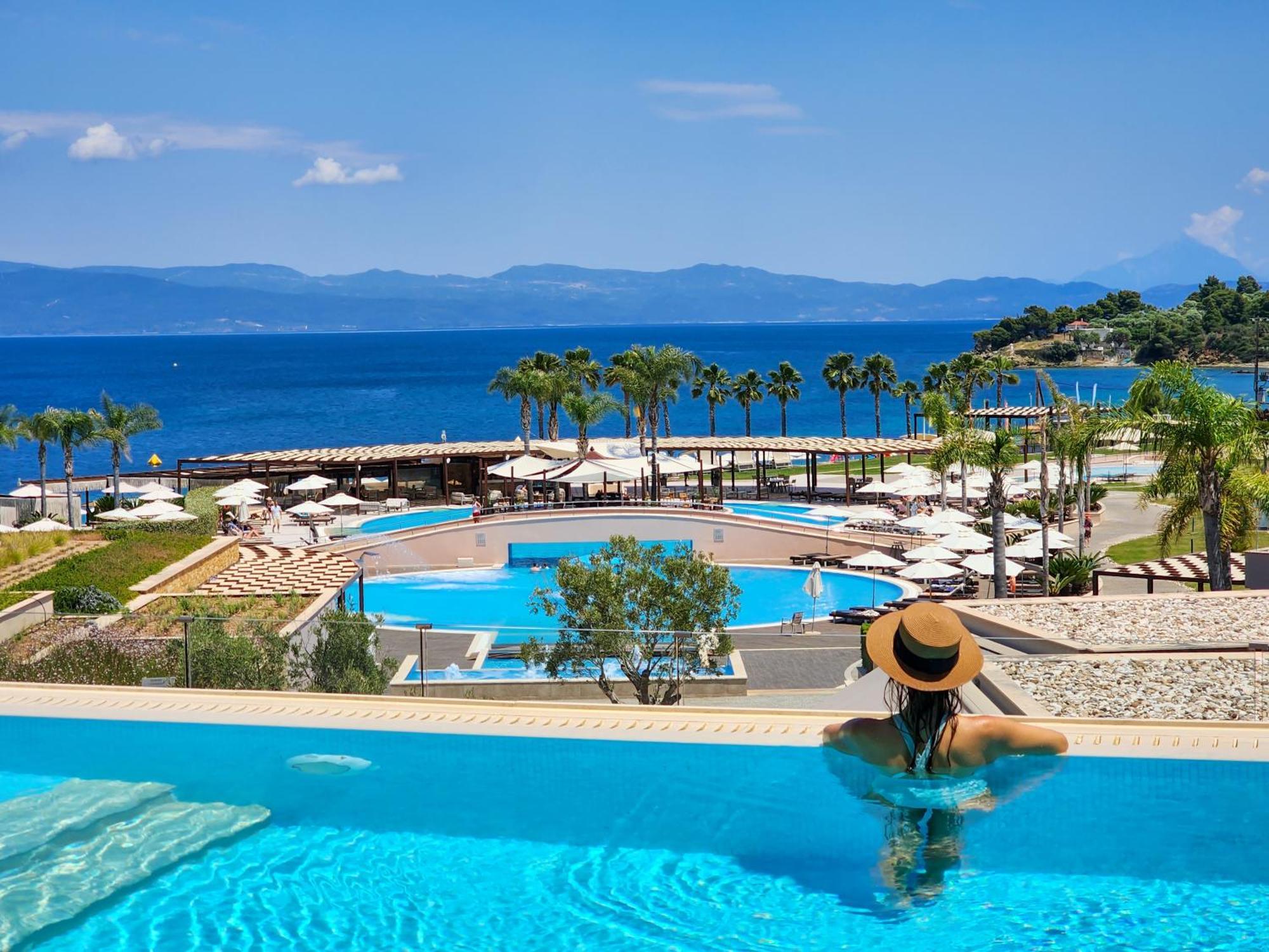 Miraggio Thermal Spa Resort Paliouri Exterior foto The resort's main pool
