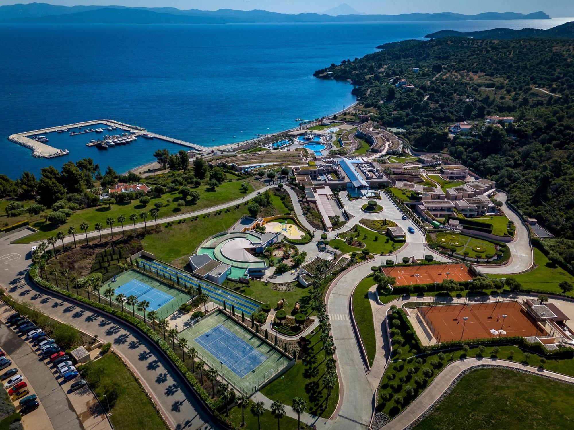 Miraggio Thermal Spa Resort Paliouri Exterior foto Aerial view of the resort
