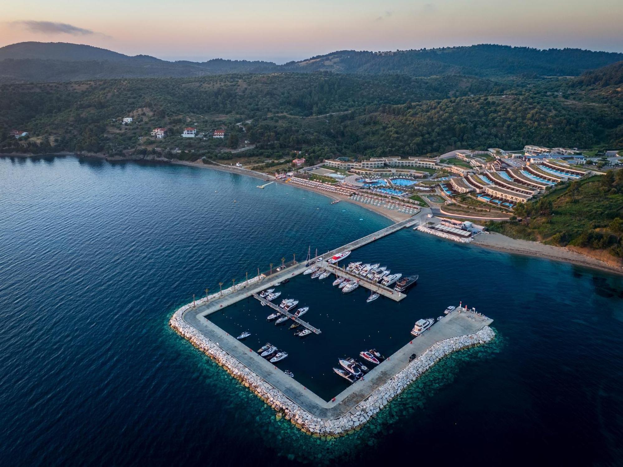 Miraggio Thermal Spa Resort Paliouri Exterior foto Aerial view of the port